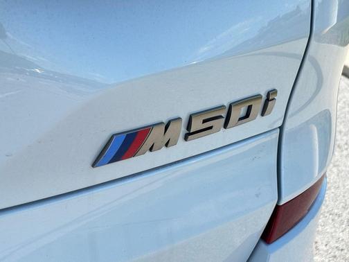 Mineral White Metallic 2023 BMW X5 M50i