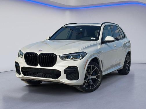 Mineral White Metallic 2023 BMW X5 M50i