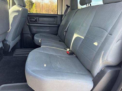 2017 RAM 2500 Tradesman Crew Cab 4x4 6'4' Box