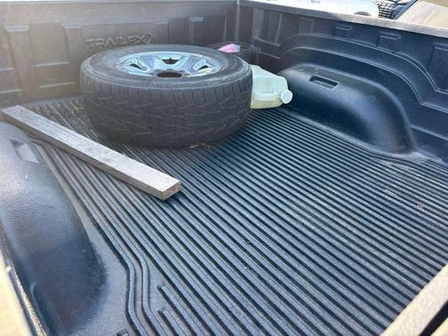 2017 RAM 2500 Tradesman Crew Cab 4x4 6'4' Box