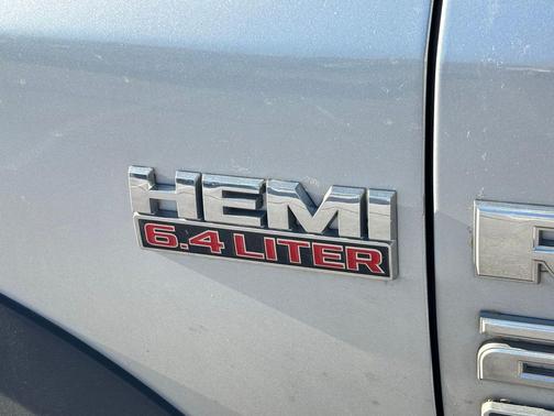 2017 RAM 2500 Tradesman Crew Cab 4x4 6'4' Box