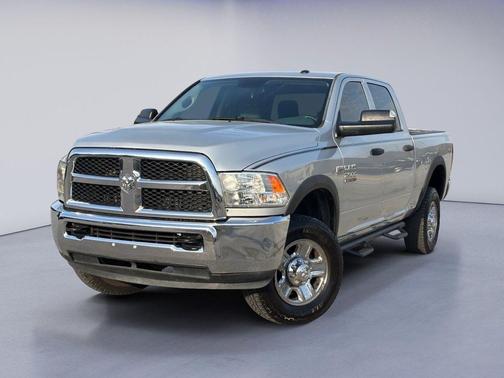 2017 RAM 2500 Tradesman Crew Cab 4x4 6'4' Box