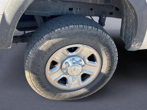 2017 RAM 2500 Tradesman Crew Cab 4x4 6'4' Box