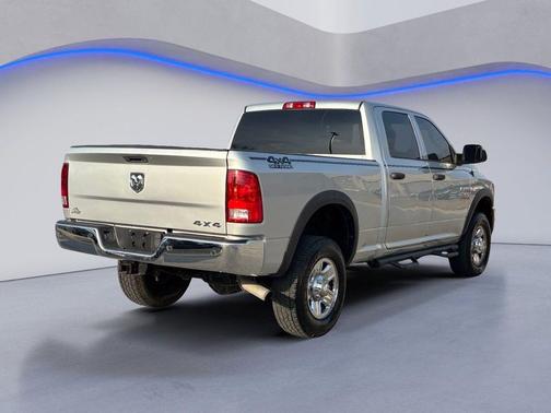 2017 RAM 2500 Tradesman Crew Cab 4x4 6'4' Box