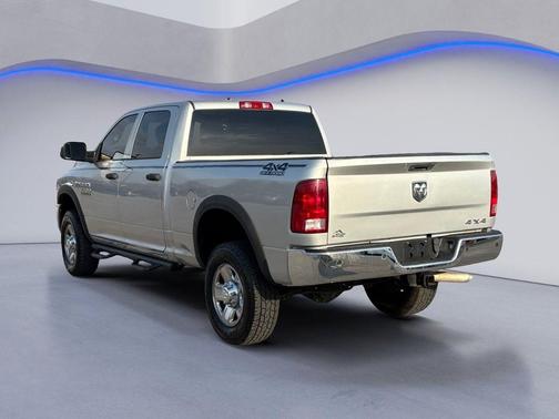 2017 RAM 2500 Tradesman Crew Cab 4x4 6'4' Box