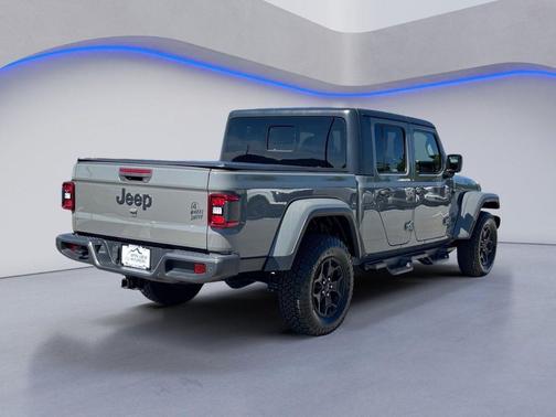 Sting-Gray Clearcoat 2021 Jeep Gladiator Willys 4x4