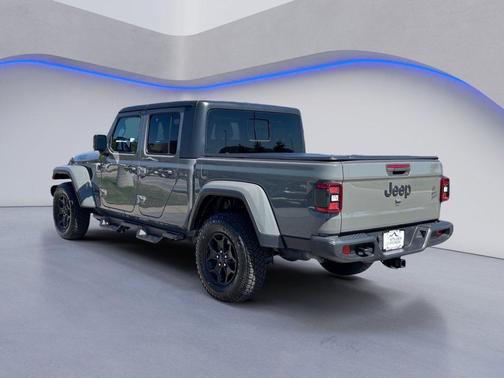 Sting-Gray Clearcoat 2021 Jeep Gladiator Willys 4x4
