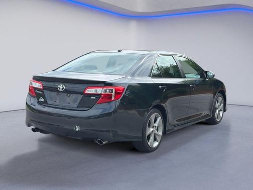 Parisian Night Pearl 2014 Toyota Camry SE