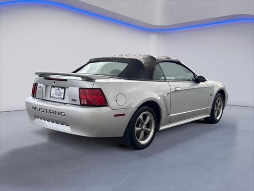 2004 Ford Mustang Deluxe
