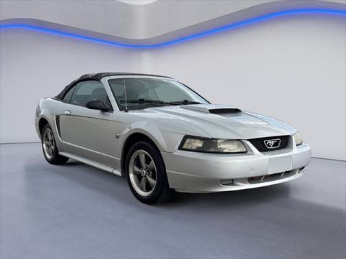 2004 Ford Mustang Deluxe
