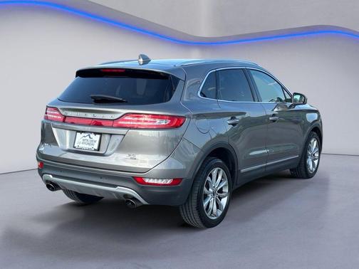 Luxe Metallic 2016 Lincoln MKC Select
