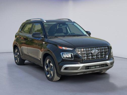Onyx Black 2026 Hyundai VENUE SEL