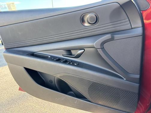 2025 Hyundai ELANTRA Sport