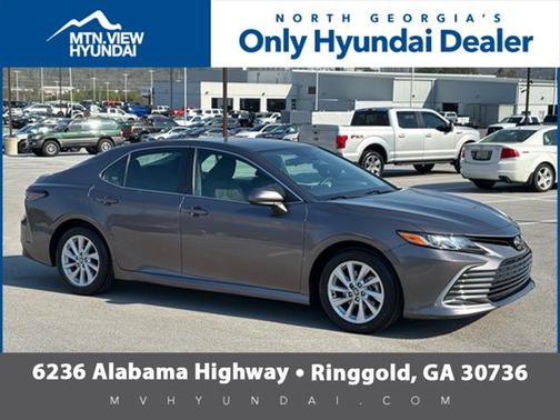 2022 Toyota Camry LE
