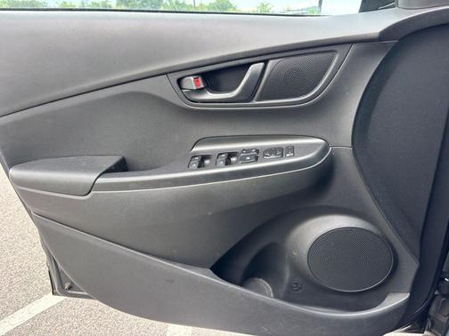 Thunder Gray 2022 Hyundai KONA SE