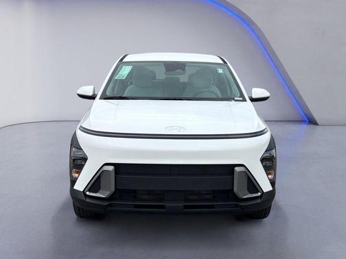 Atlas White 2026 Hyundai KONA SE