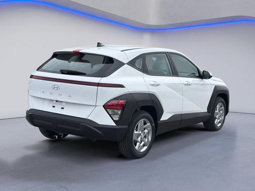 Atlas White 2026 Hyundai KONA SE