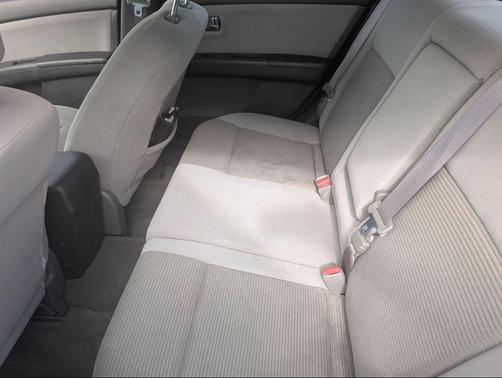 Brilliant Silver 2012 Nissan Sentra 2.0 SR