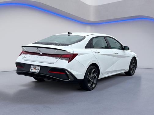 2025 Hyundai ELANTRA Sport