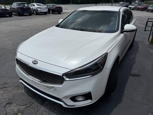 2018 Kia Cadenza Premium 4dr Sedan