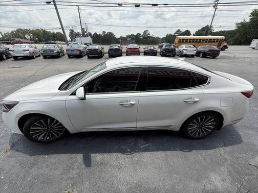 2018 Kia Cadenza Premium 4dr Sedan