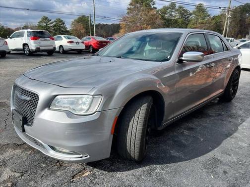 2017 Chrysler 300C Platinum