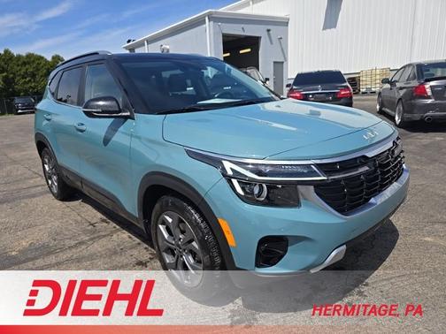 Blue / Black 2024 Kia Seltos S