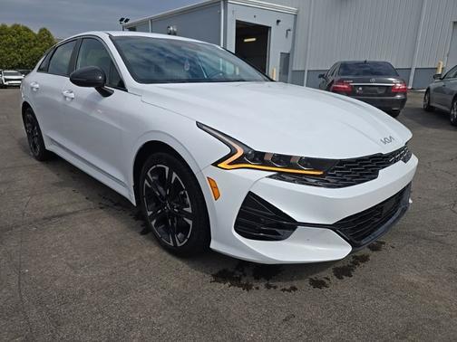 Glacial White Pearl 2024 Kia K5 GT-Line