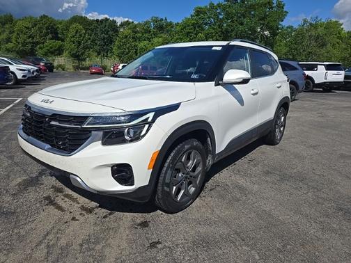 Snow White Pearl 2024 Kia Seltos S