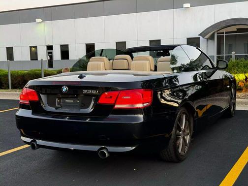 2010 BMW 335 335i Convertible 2D
