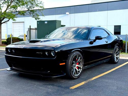 Pitch Black Clearcoat 2016 Dodge Challenger SRT 392
