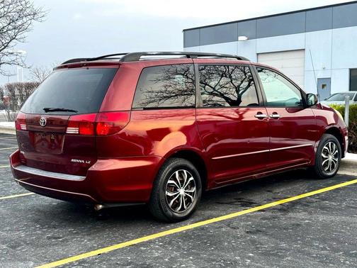 2005 Toyota Sienna LE