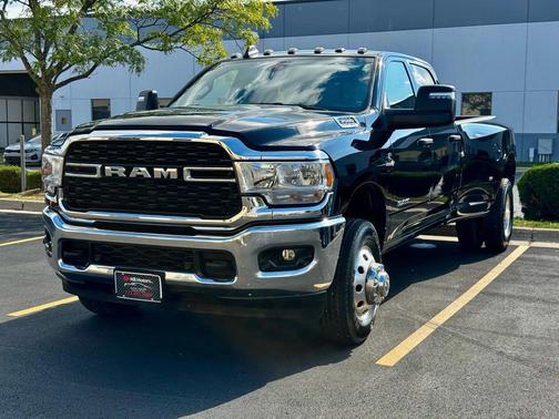 2024 RAM 3500 Big Horn Crew Cab 4x4 8' Box