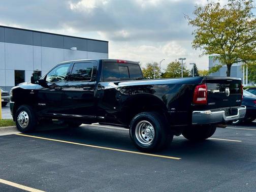 2024 RAM 3500 Big Horn Crew Cab 4x4 8' Box