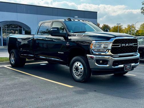 2024 RAM 3500 Big Horn Crew Cab 4x4 8' Box