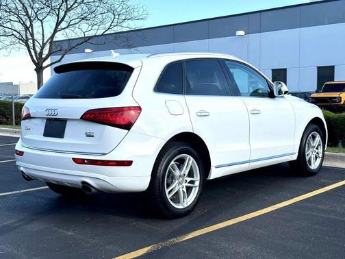 White 2015 Audi Q5 2.0T Premium Plus