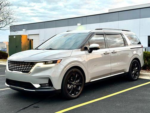 2024 Kia Carnival SX