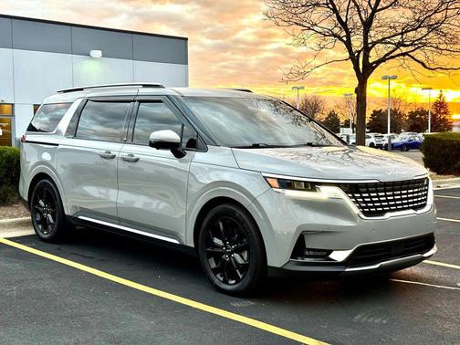 2024 Kia Carnival SX