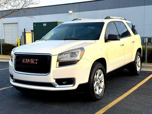 White 2015 GMC Acadia SLE-1