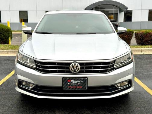 Reflex Silver Metallic 2018 Volkswagen Passat 2.0T SE