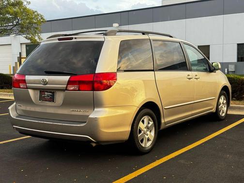 2004 Toyota Sienna XLE