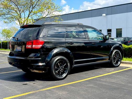 Pitch Black Clearcoat 2020 Dodge Journey SE Value