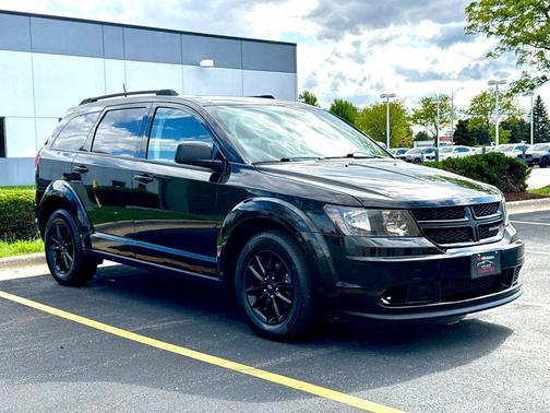 Pitch Black Clearcoat 2020 Dodge Journey SE Value