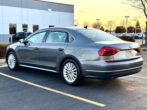 2017 Volkswagen Passat 1.8T SE