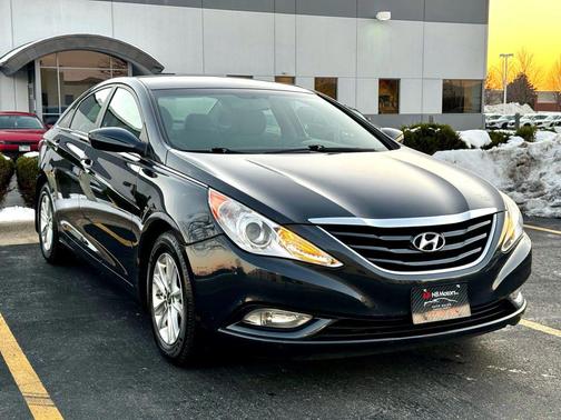 2013 Hyundai SONATA GLS