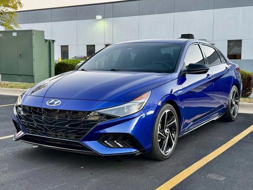 2023 Hyundai ELANTRA SE