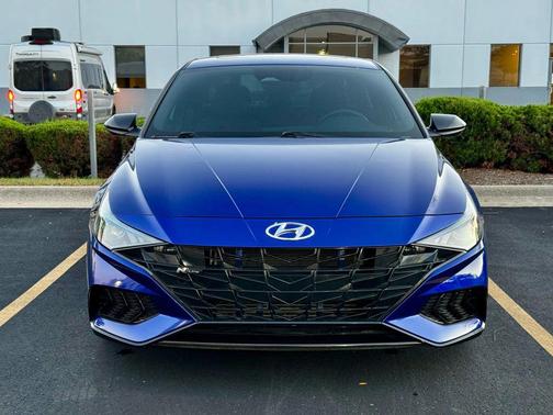 2023 Hyundai ELANTRA SE