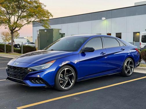 2023 Hyundai ELANTRA SE