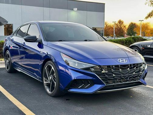 2023 Hyundai ELANTRA SE