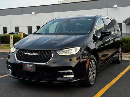 2022 Chrysler Pacifica Hybrid Touring L